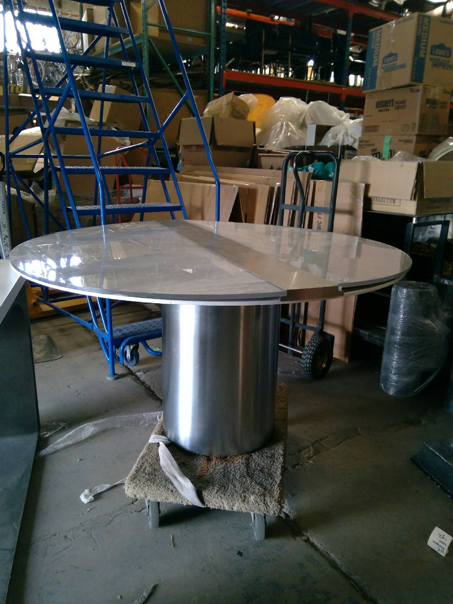 Furnishings, Round Acrylic Table on Column Base, Silver, Aluminum, Acrylic
