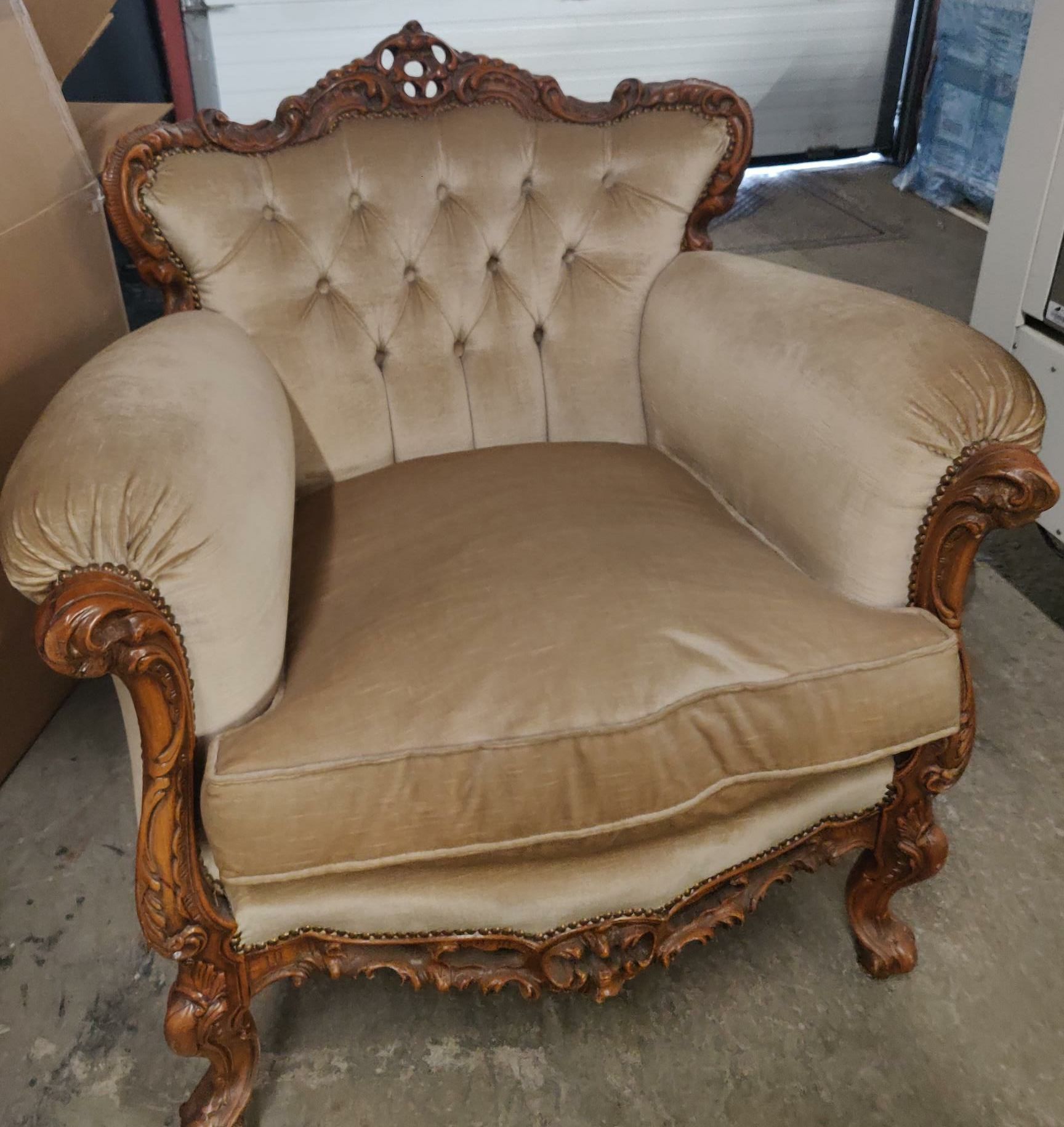 Furnishings, Tufted Armchair With Wooden Carved Frame And Legs, Cream, Mid Tone Wood, Fabric, Wood