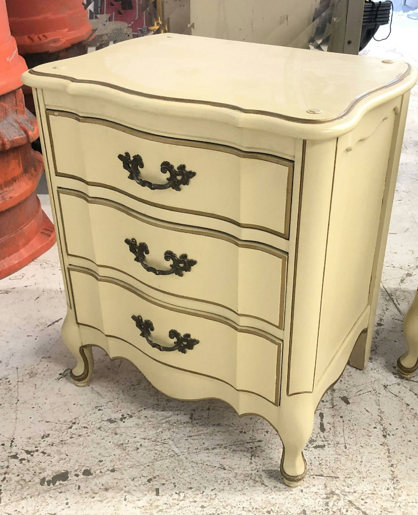Furnishings, 3 Drawers Dresser 2/2, 23" W, 16" D, 27" H, Wood